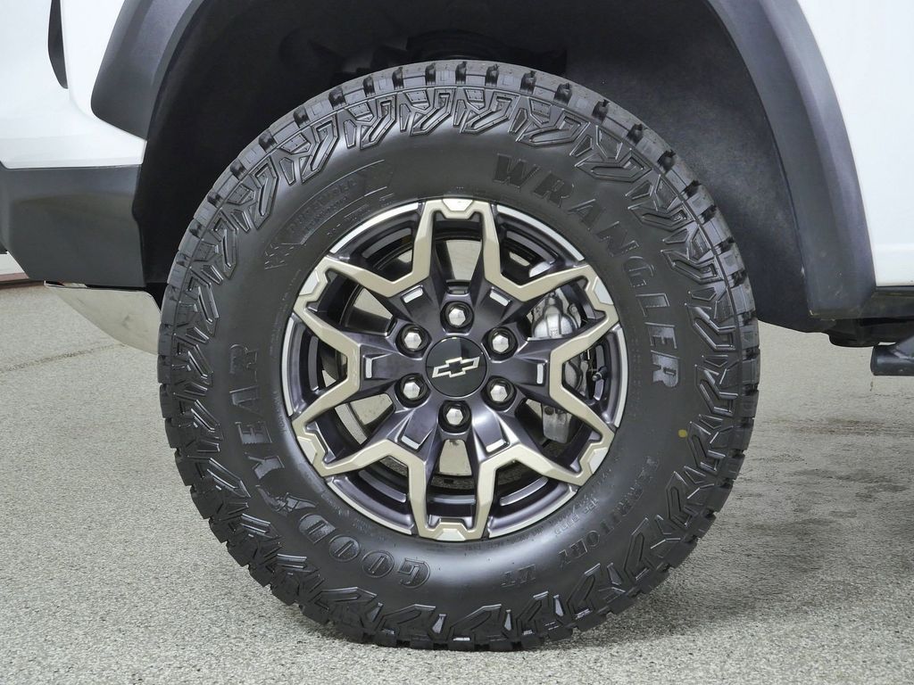 Thumbnail: 2025 Chevrolet Colorado - 25