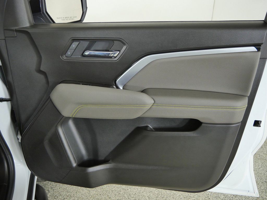 Thumbnail: 2025 Chevrolet Colorado - 27