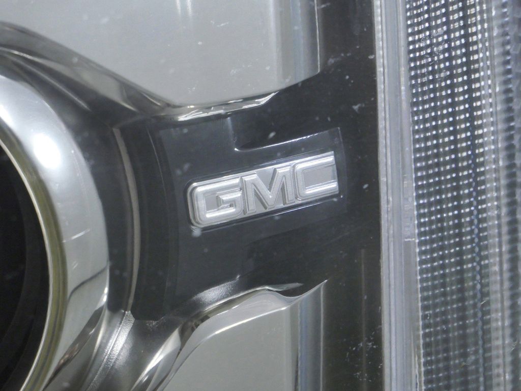 Thumbnail: 2016 GMC Yukon - 19