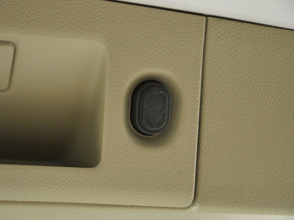 Thumbnail: 2016 GMC Yukon - 33