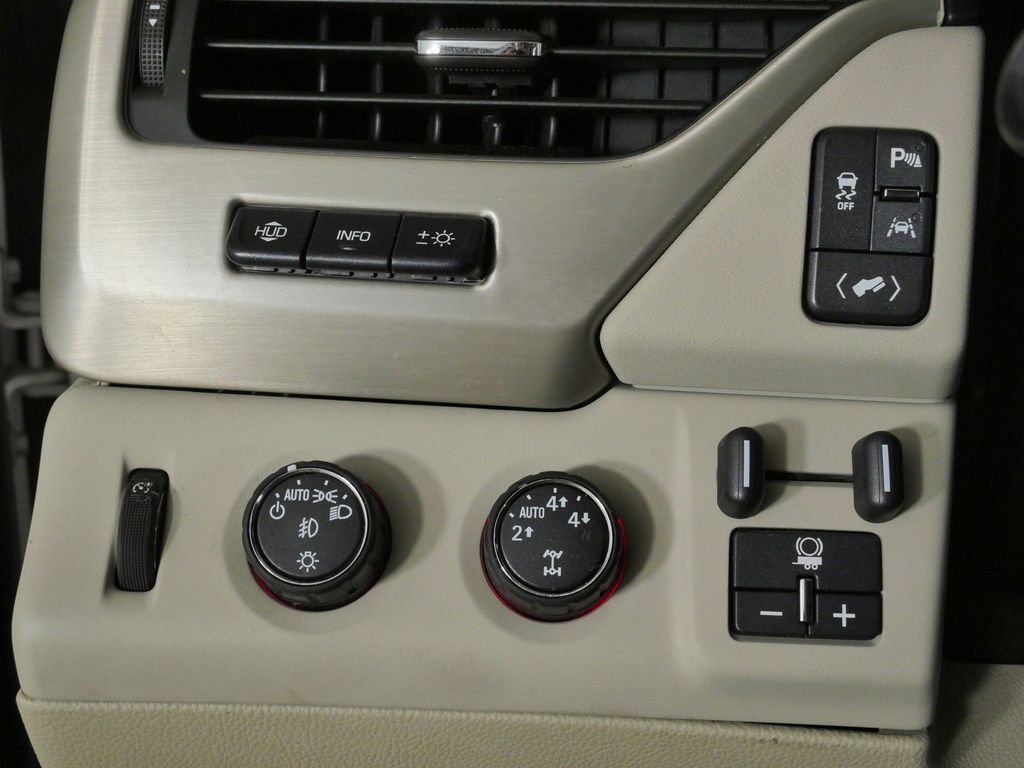 Thumbnail: 2016 GMC Yukon - 41