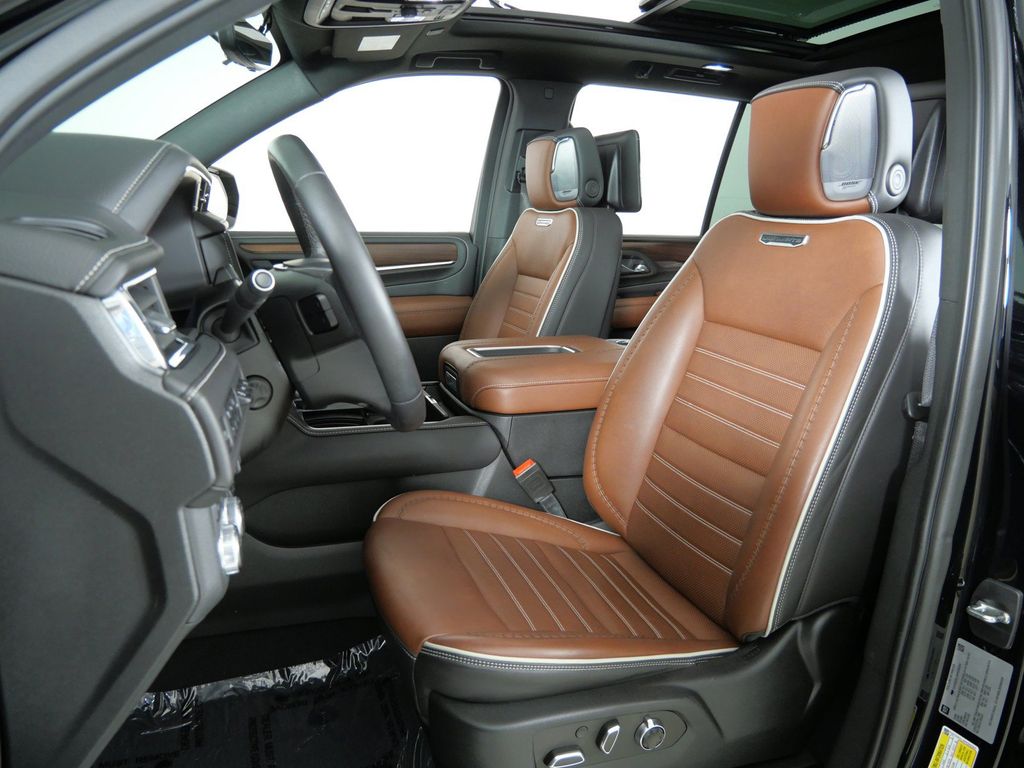 Thumbnail: 2023 GMC Yukon - 39