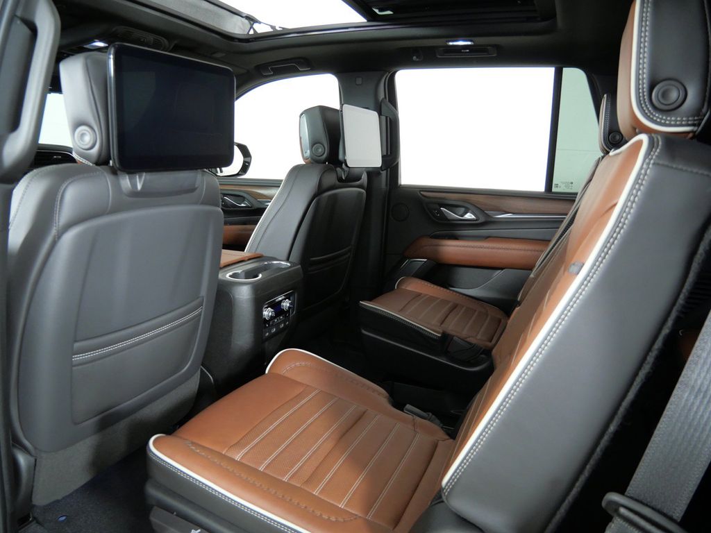 Thumbnail: 2023 GMC Yukon - 36