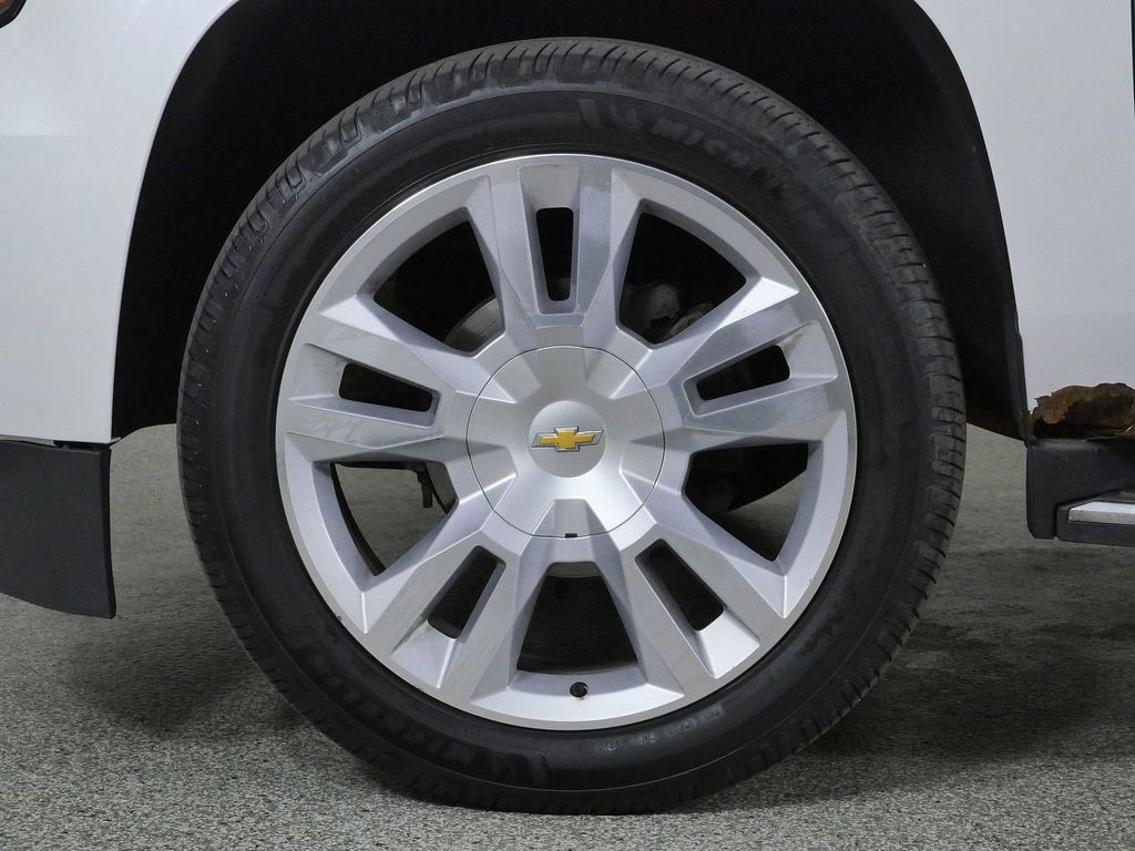Thumbnail: 2018 Chevrolet Suburban - 24