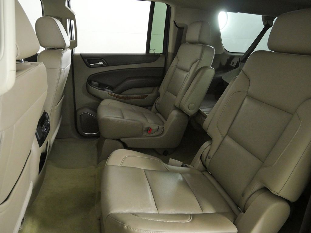 Thumbnail: 2018 Chevrolet Suburban - 35