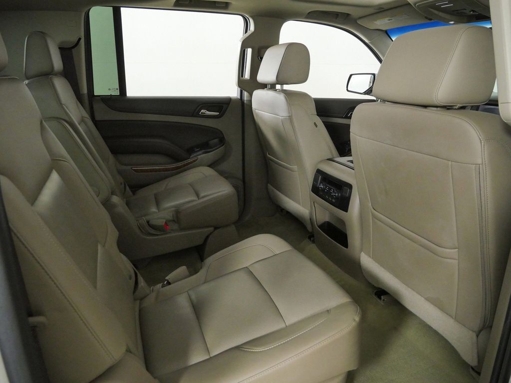 Thumbnail: 2018 Chevrolet Suburban - 12