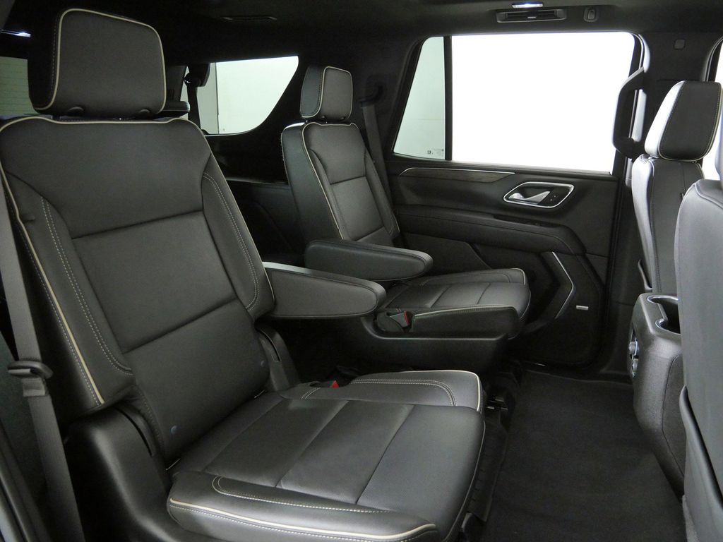 Thumbnail: 2022 Chevrolet Tahoe - 10