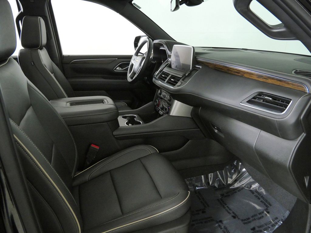 Thumbnail: 2022 Chevrolet Tahoe - 8