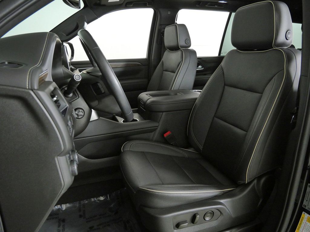 Thumbnail: 2022 Chevrolet Tahoe - 40