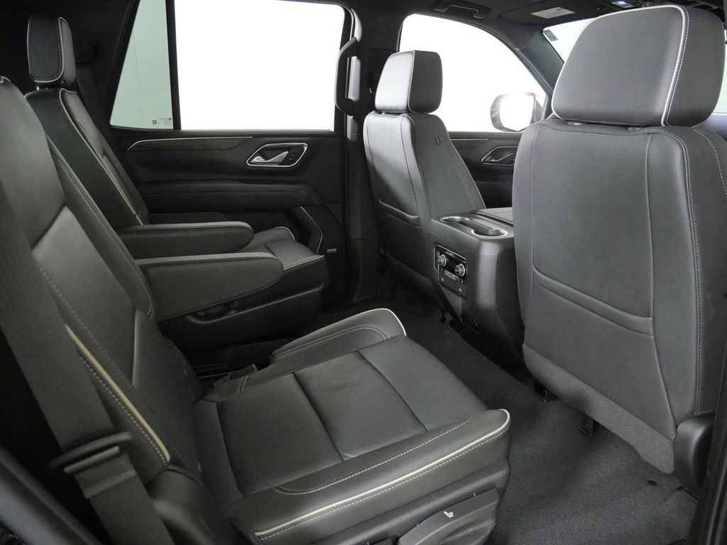 Thumbnail: 2022 Chevrolet Tahoe - 11