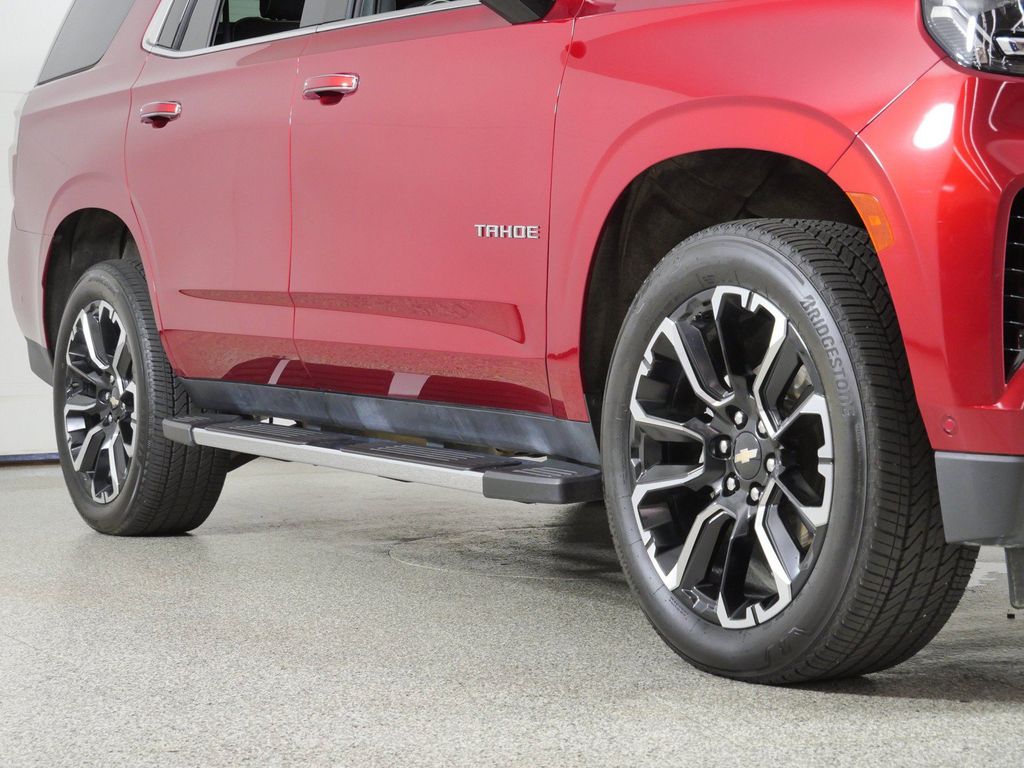 Thumbnail: 2023 Chevrolet Tahoe - 8