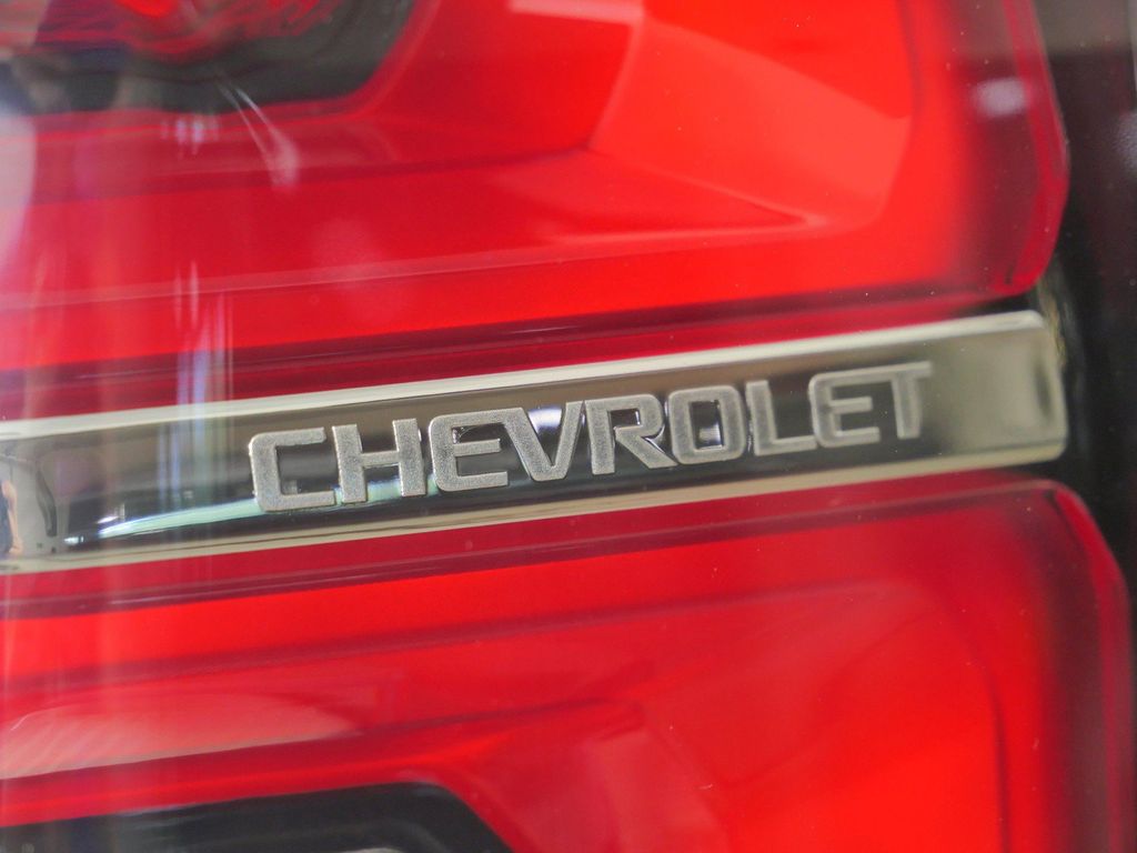 Thumbnail: 2022 Chevrolet Tahoe - 31