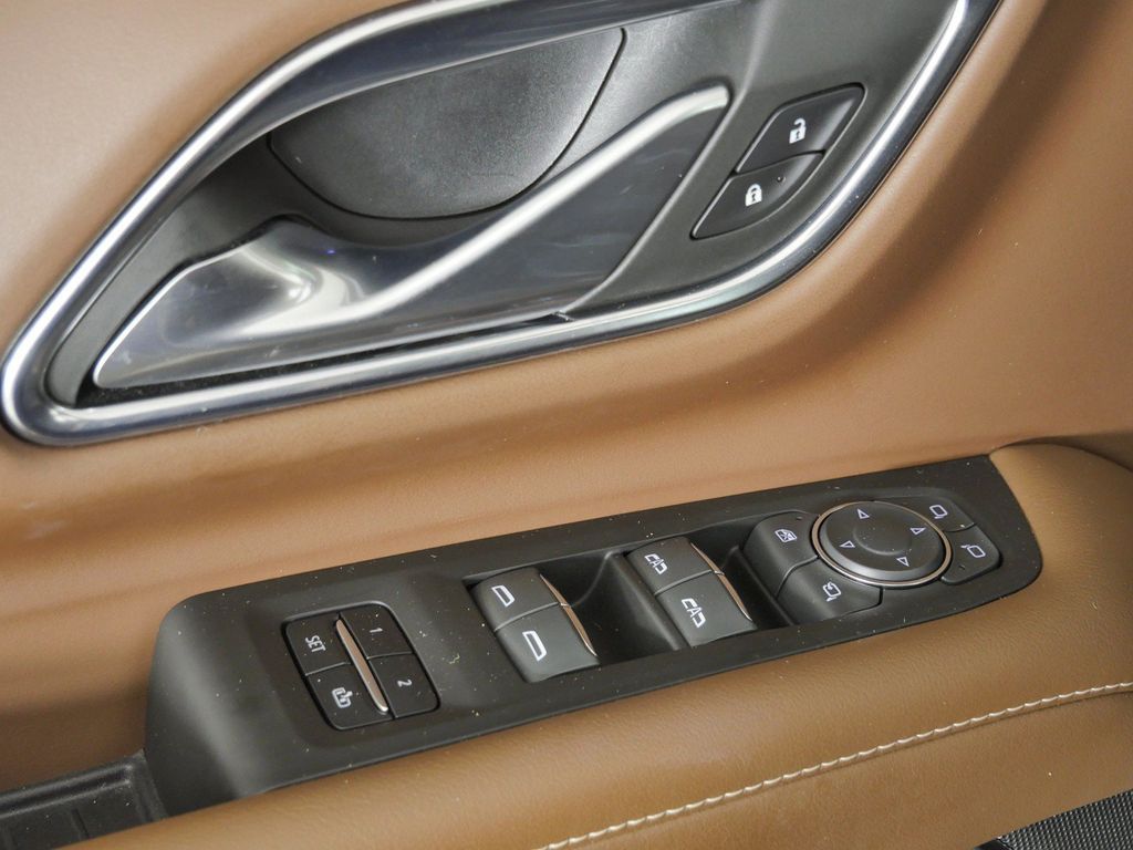Thumbnail: 2022 Chevrolet Tahoe - 38