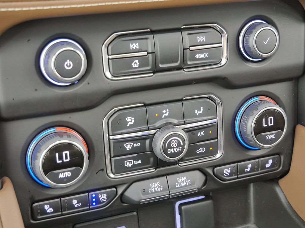 Thumbnail: 2022 Chevrolet Tahoe - 44