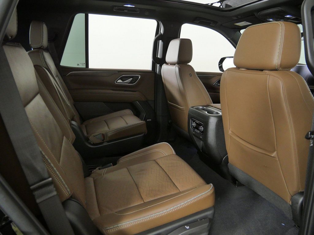 Thumbnail: 2022 Chevrolet Tahoe - 10