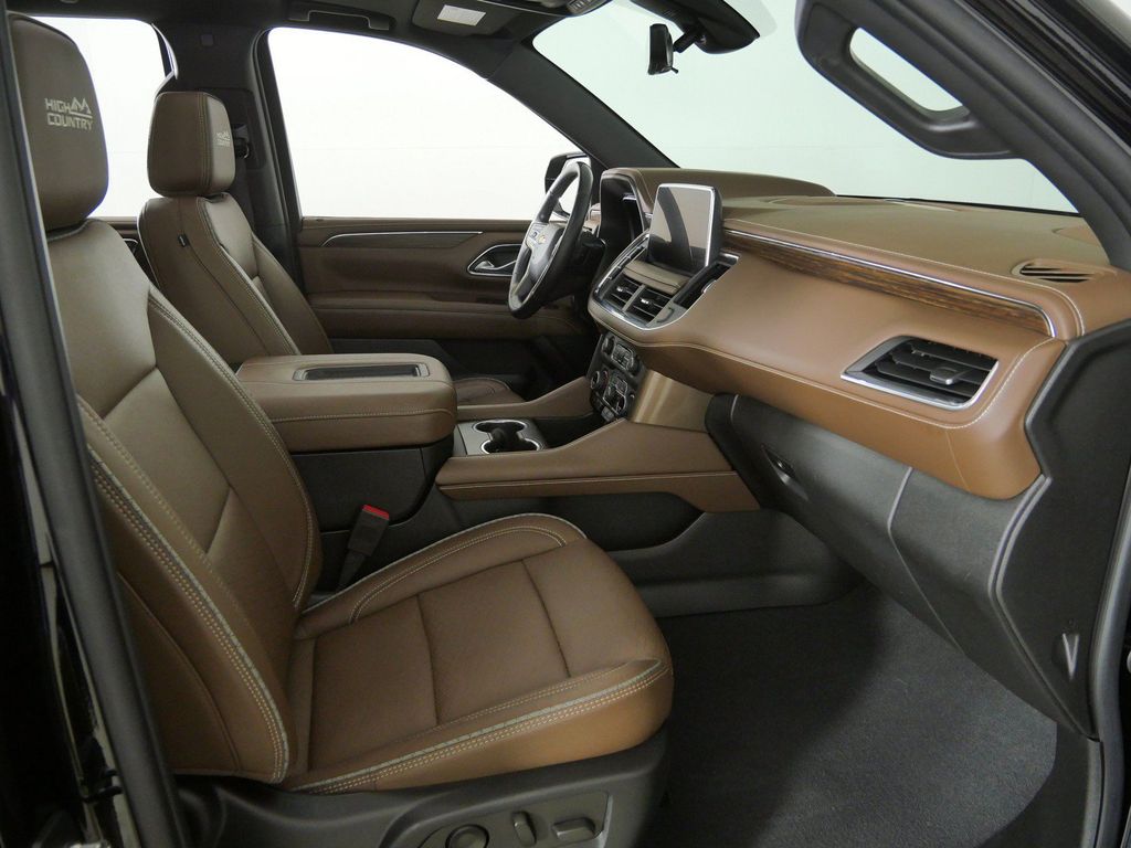 Thumbnail: 2022 Chevrolet Tahoe - 8