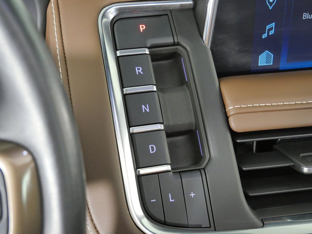 Thumbnail: 2022 Chevrolet Tahoe - 12