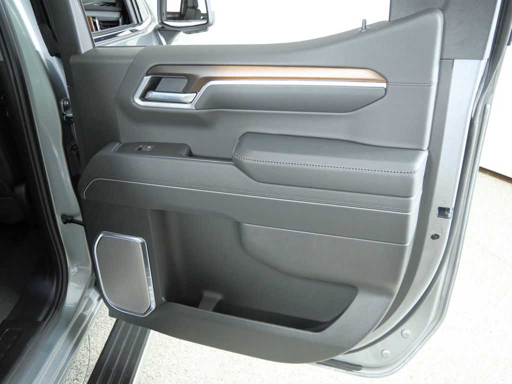 Thumbnail: 2025 GMC Sierra 1500 - 25