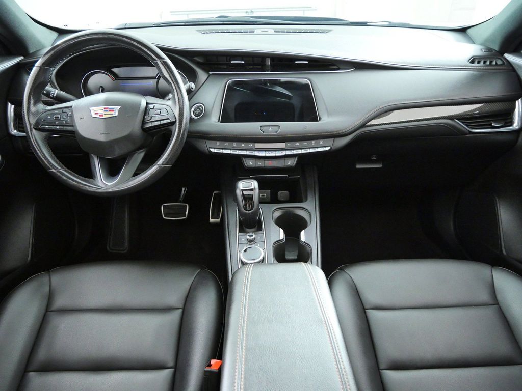Thumbnail: 2019 Cadillac XT4 - 2