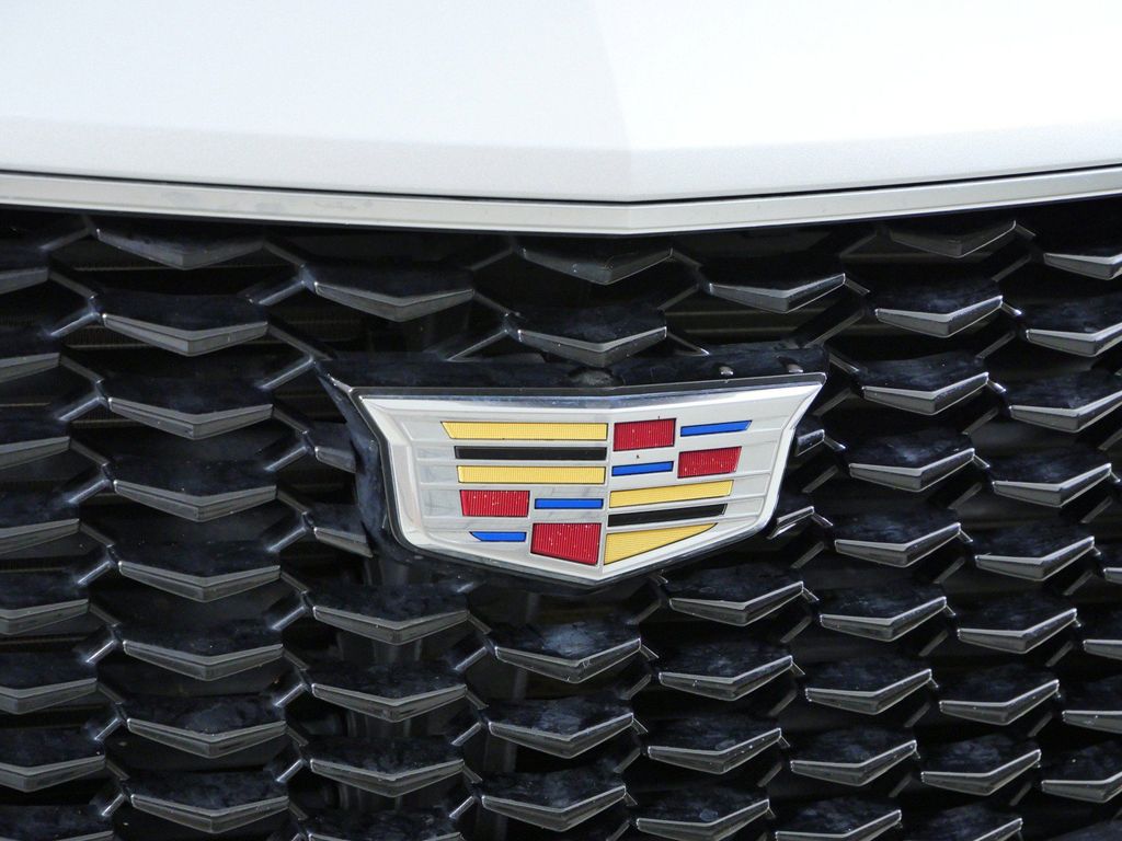Thumbnail: 2019 Cadillac XT4 - 6