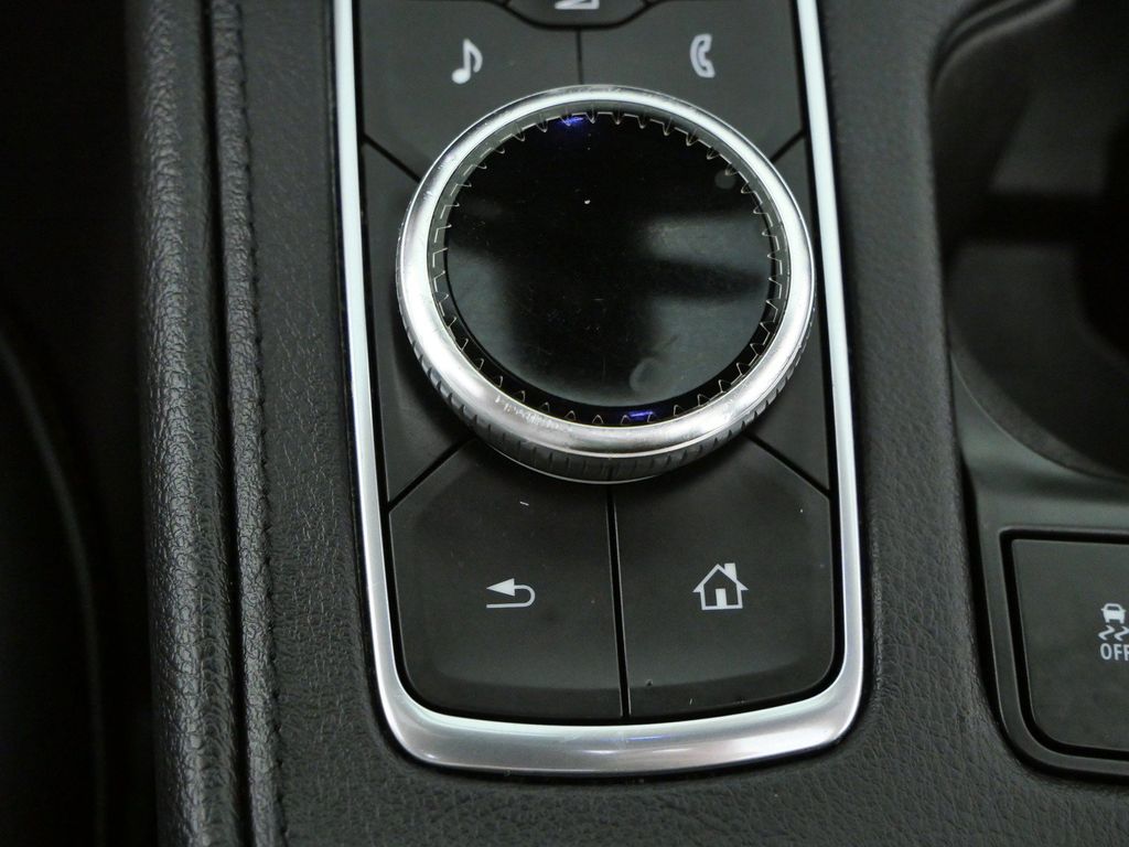 Thumbnail: 2019 Cadillac XT4 - 14