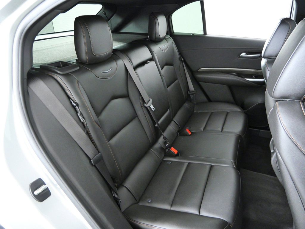 Thumbnail: 2019 Cadillac XT4 - 32