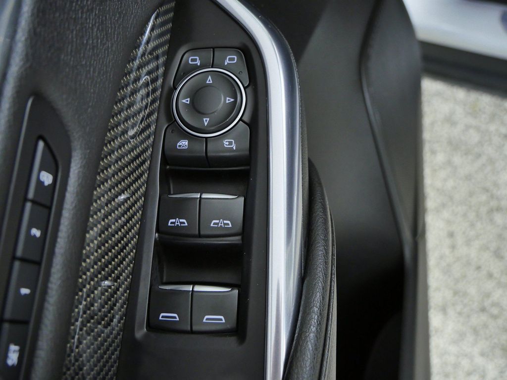 Thumbnail: 2019 Cadillac XT4 - 40