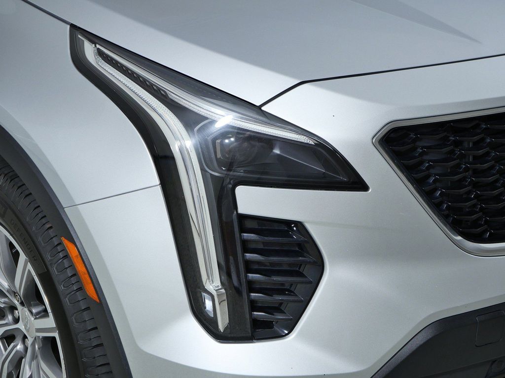 Thumbnail: 2019 Cadillac XT4 - 18