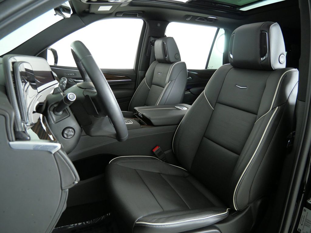 Thumbnail: 2023 Cadillac Escalade - 31