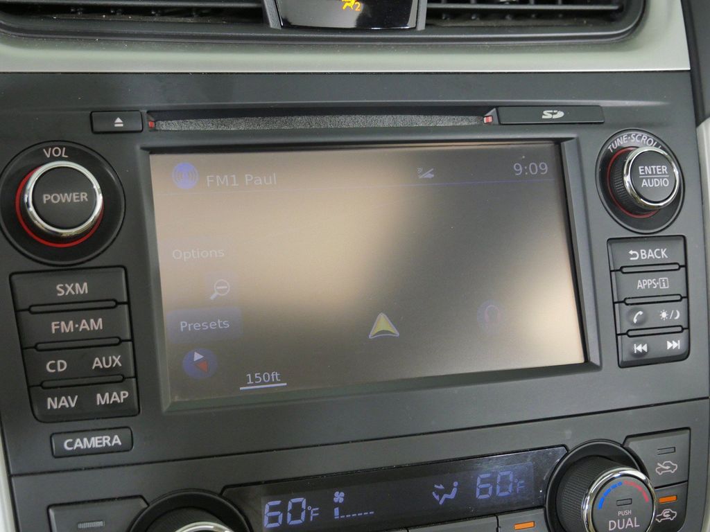 Thumbnail: 2016 Nissan Altima - 12