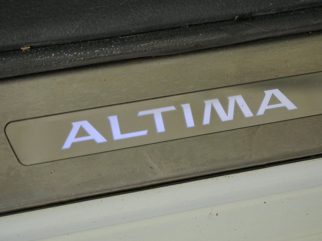 Thumbnail: 2016 Nissan Altima - 29