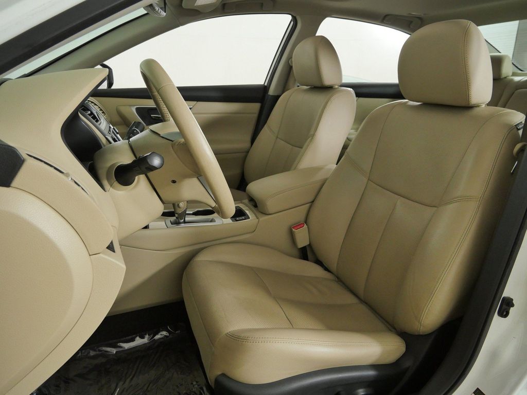 Thumbnail: 2016 Nissan Altima - 37