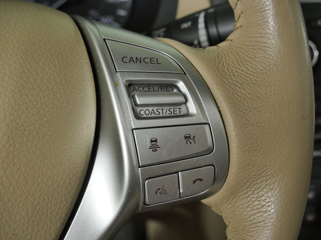 Thumbnail: 2016 Nissan Altima - 42