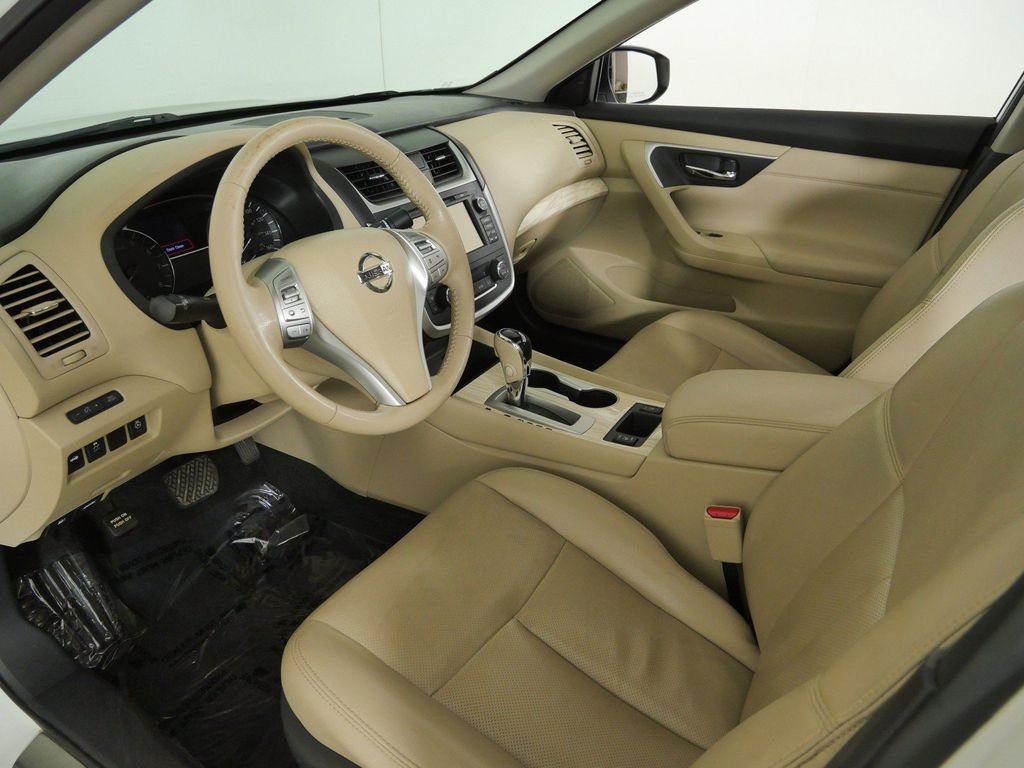 Thumbnail: 2016 Nissan Altima - 36