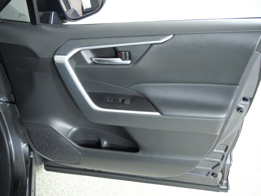 Thumbnail: 2023 Toyota RAV4 - 28