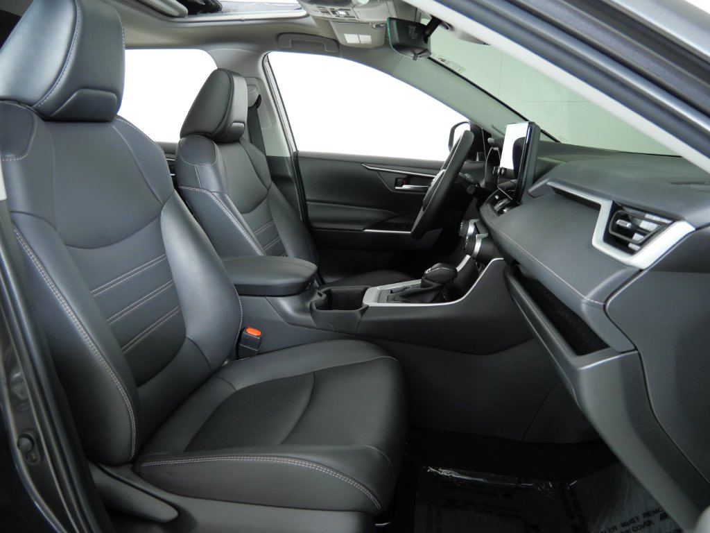 Thumbnail: 2023 Toyota RAV4 - 11