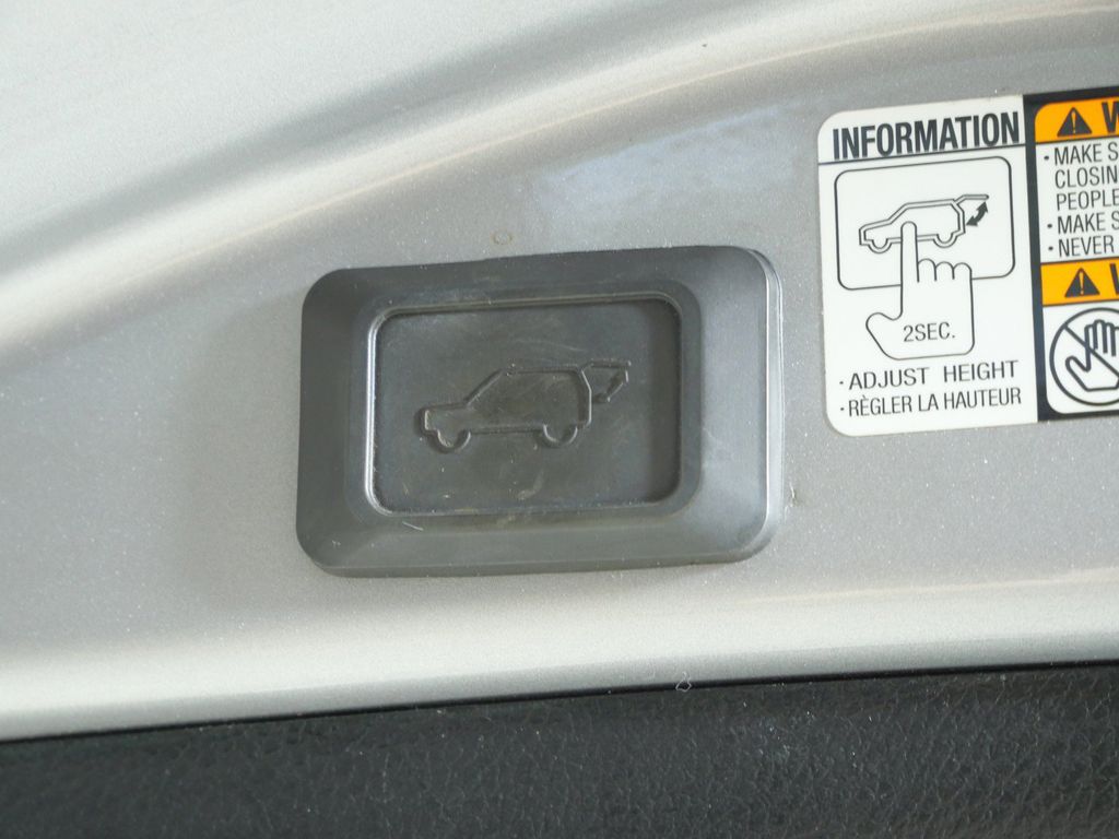 Thumbnail: 2017 Toyota RAV4 - 17