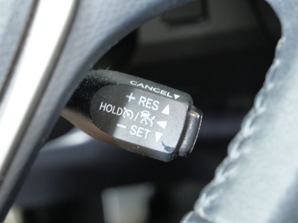 Thumbnail: 2017 Toyota RAV4 - 16