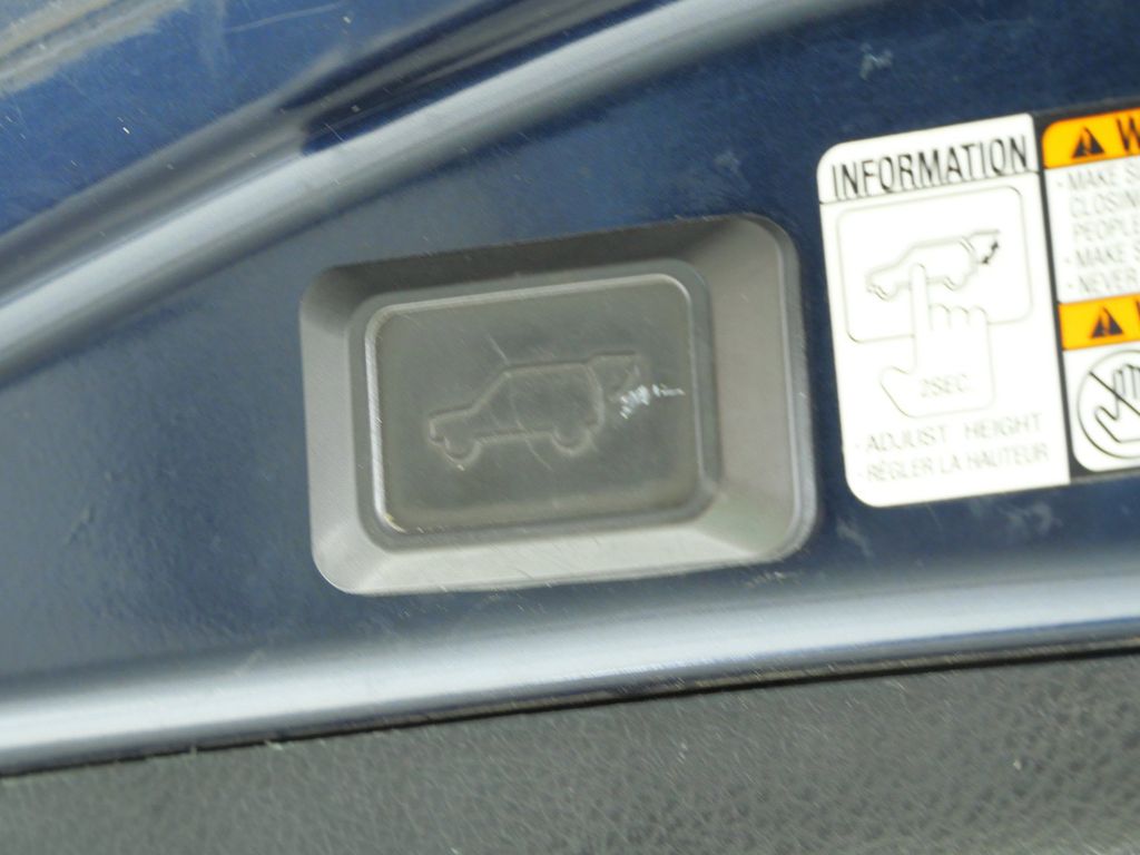 Thumbnail: 2017 Toyota RAV4 - 12