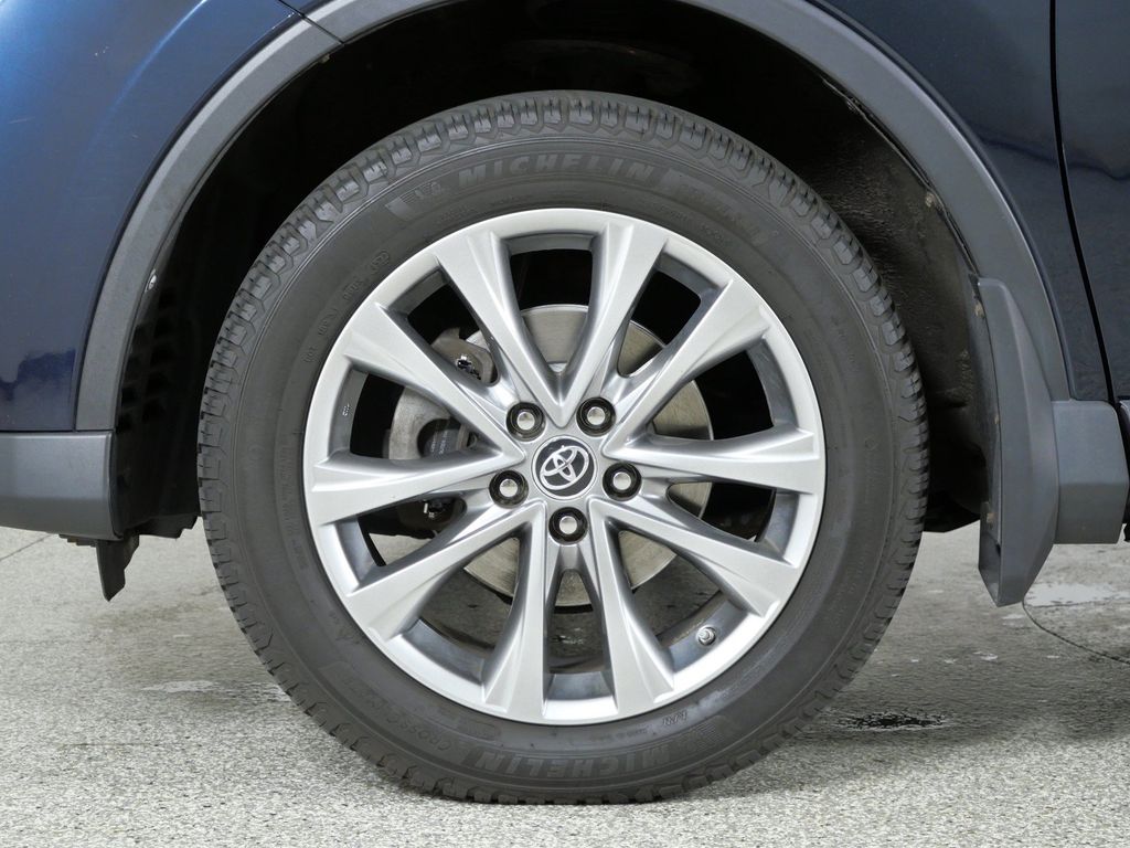 Thumbnail: 2017 Toyota RAV4 - 26