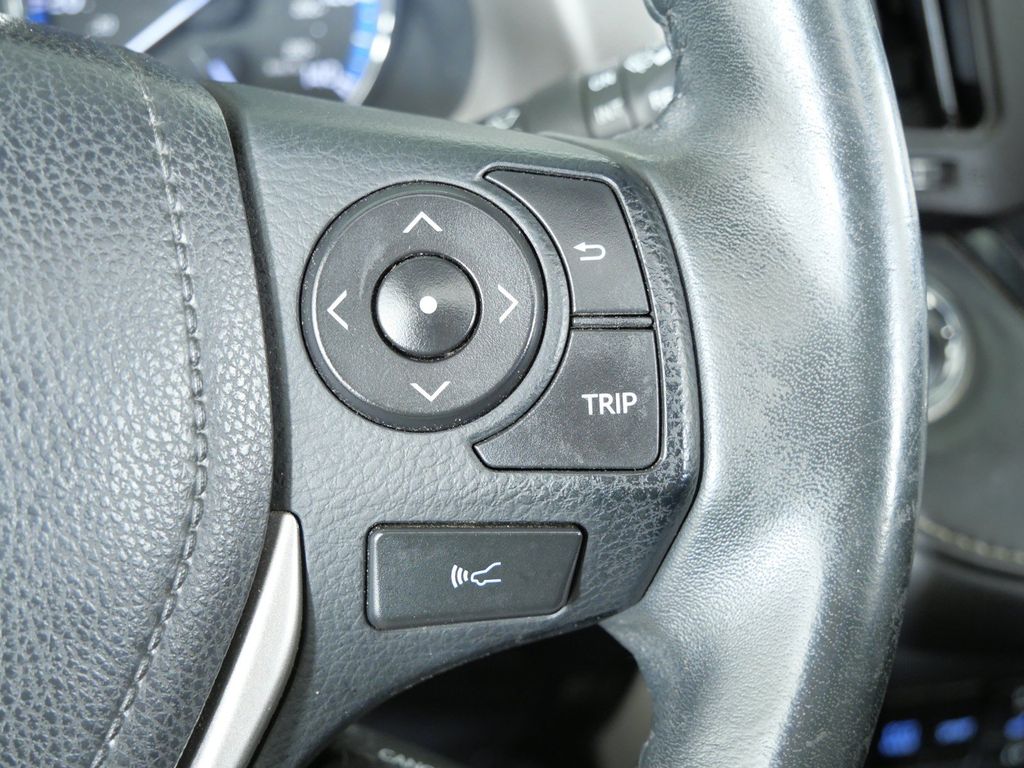 Thumbnail: 2017 Toyota RAV4 - 41
