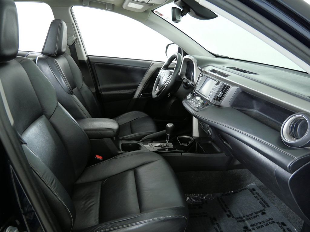 Thumbnail: 2017 Toyota RAV4 - 9