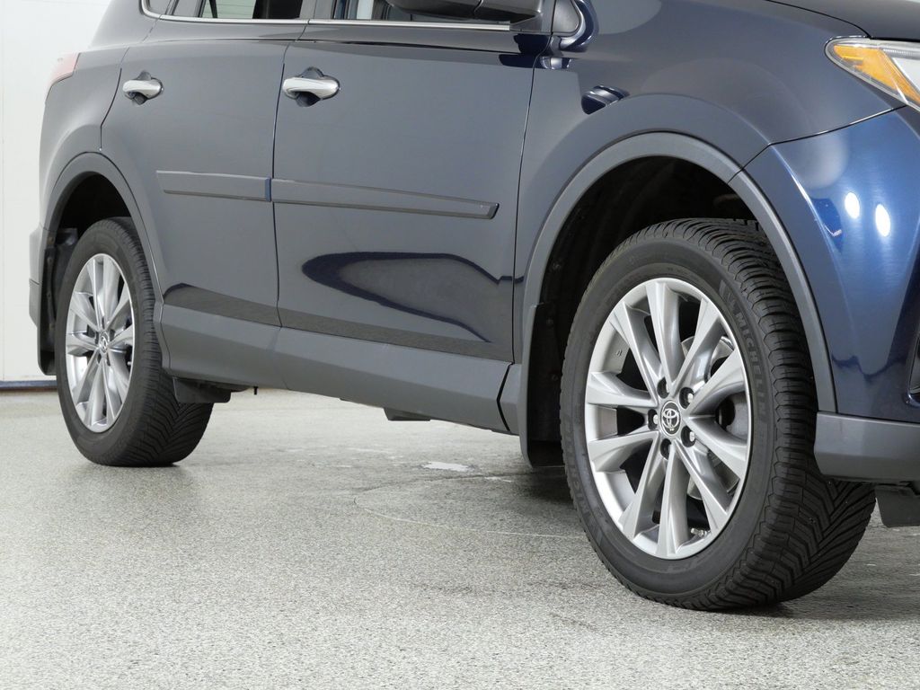 Thumbnail: 2017 Toyota RAV4 - 7