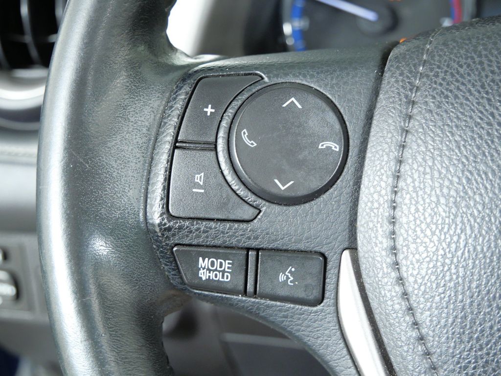 Thumbnail: 2017 Toyota RAV4 - 40