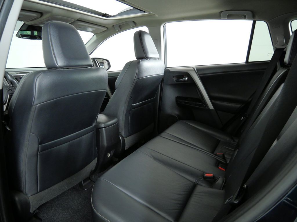 Thumbnail: 2017 Toyota RAV4 - 33