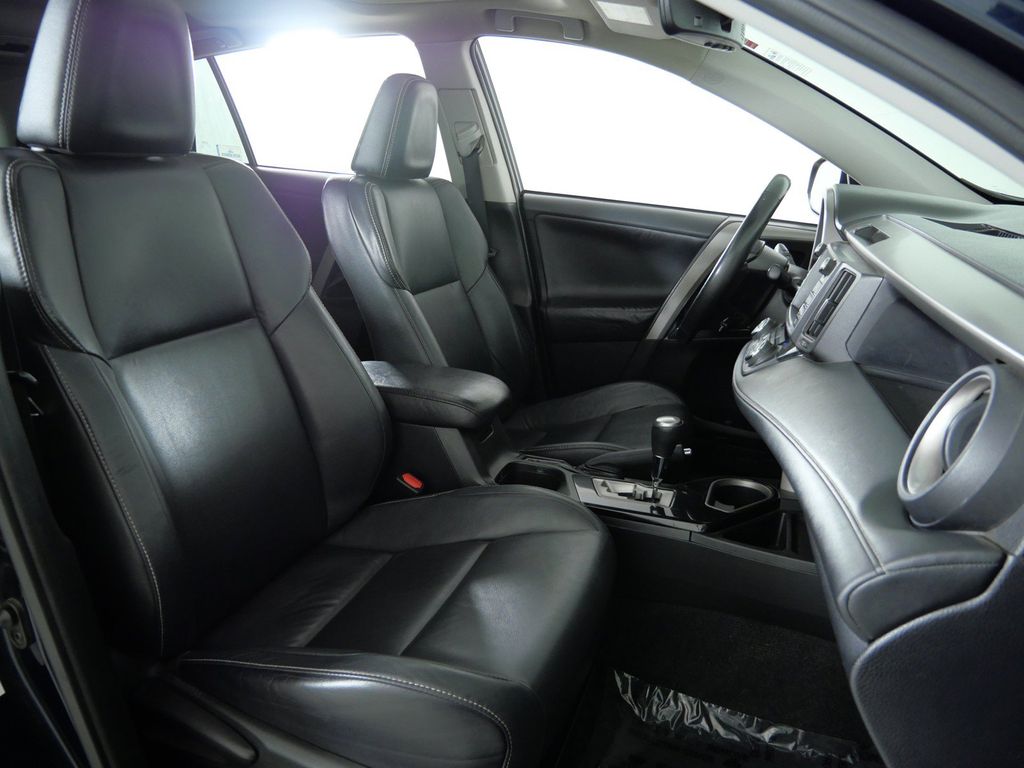 Thumbnail: 2017 Toyota RAV4 - 10