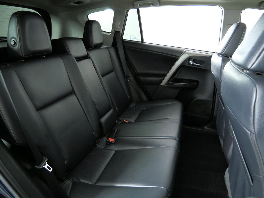 Thumbnail: 2017 Toyota RAV4 - 31