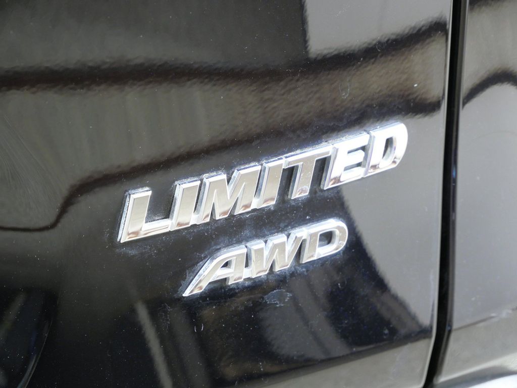 Thumbnail: 2025 Toyota RAV4 - 23