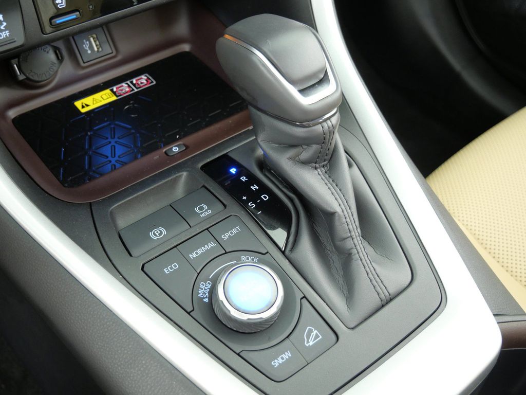 Thumbnail: 2025 Toyota RAV4 - 12
