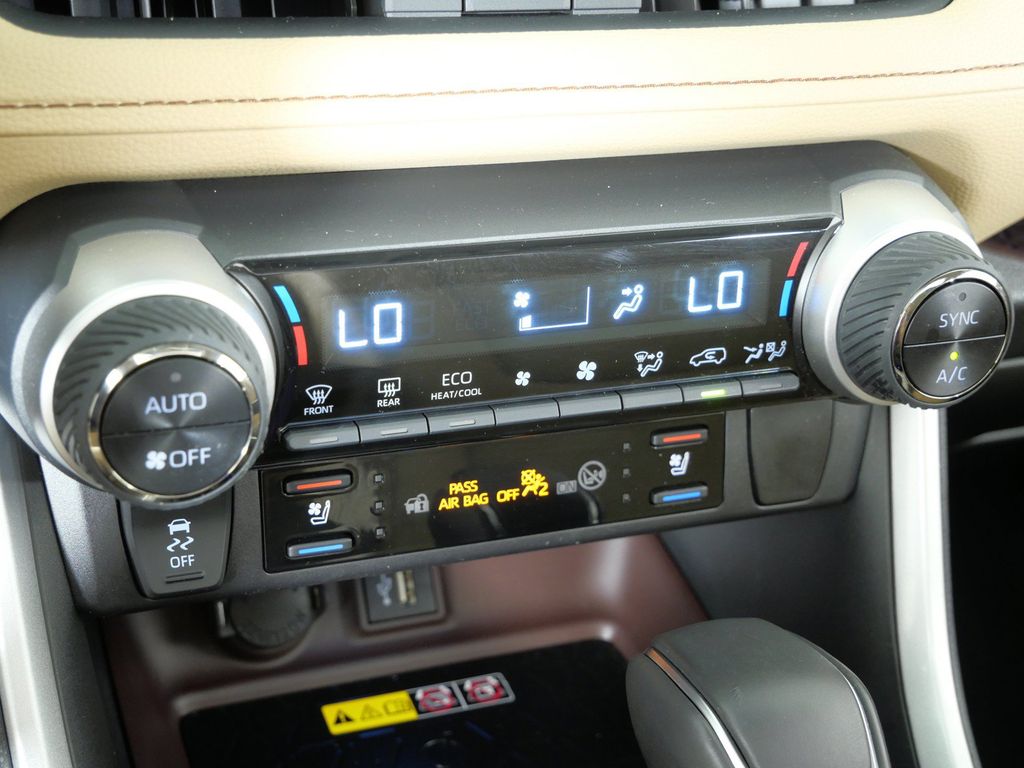 Thumbnail: 2025 Toyota RAV4 - 45
